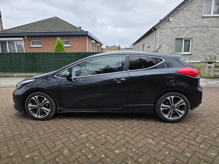 Kia ceed gt line 1.6 diesel 176000 km 01/2016, Autos, Kia, Particulier, Achat, (Pro) Cee d, ABS, Airbags, Air conditionné, Ordinateur de bord