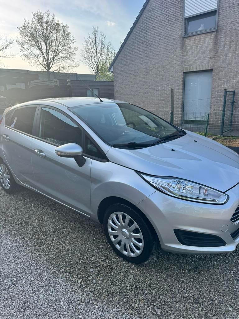 Voiture d'occasion Ford FIESTA TOP, Argent ou Gris, Achat, 998 cm³, Euro 6