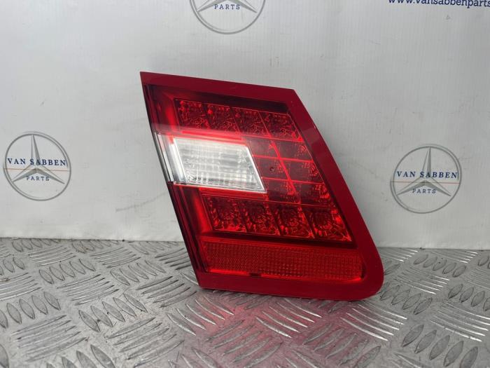 Feu arrière gauche d'un Mercedes E-Klasse, -, 3 mois de garantie, Utilisé, -