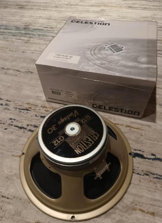 Celestion speaker V30 Vintage 30, Muziek en Instrumenten, Versterkers | Bas en Gitaar, Zo goed als nieuw, Gitaar, 50 tot 100 watt