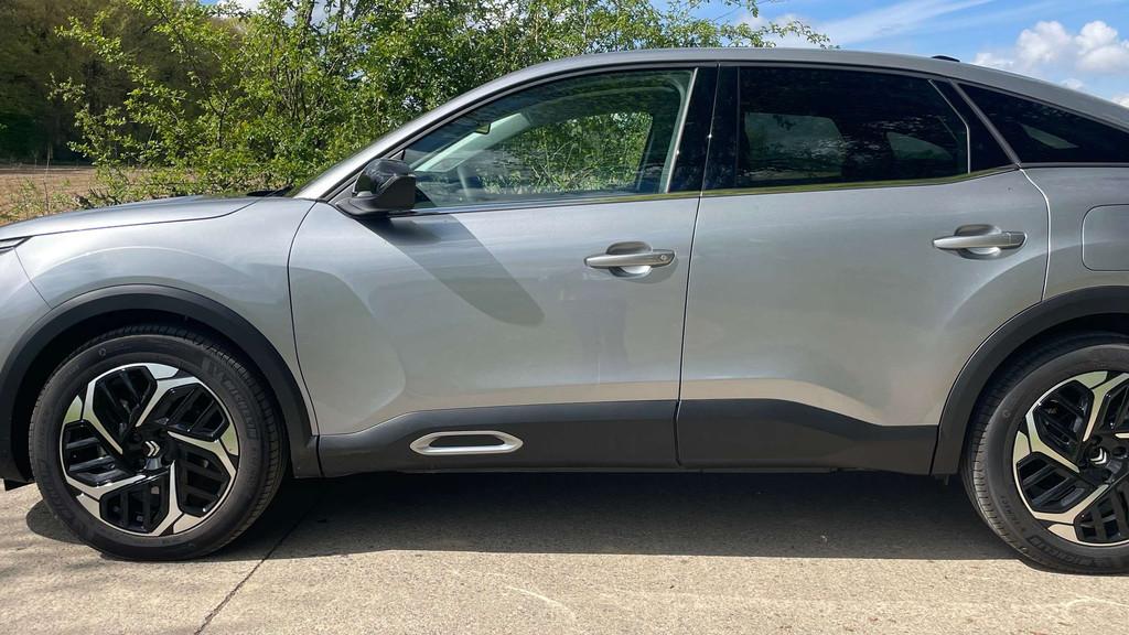 Citroën C4 C4 1.2 MHEV Hybride Max e-DCS6 Neuve garantie po, Stof, Zwart, https://public.car-pass.be/vhr/fd3866e0-74dc-457f-b533-fdcdec33fcc5