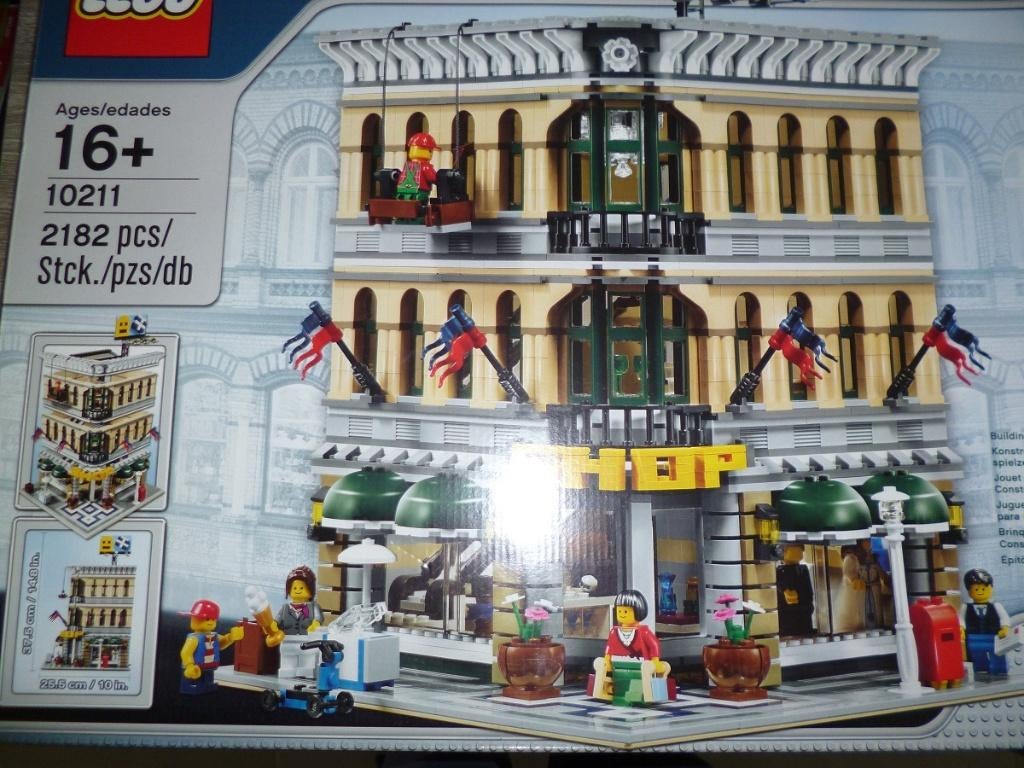 lego modular 10211 grand emporium, Ophalen, Overige thema's, Lego, Zo goed als nieuw