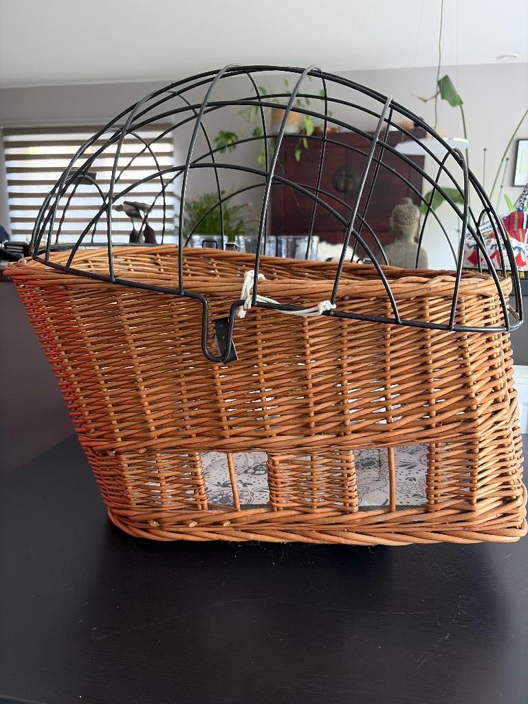 Fietsmand hond, Fietsen en Brommers, Ophalen, Zo goed als nieuw, Fietsmand, Basil