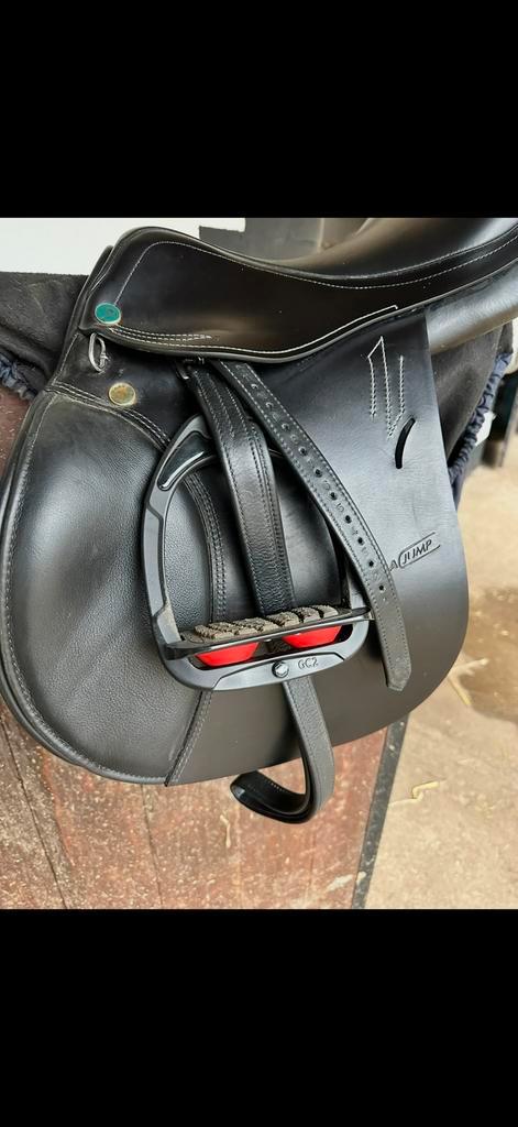 Selle prestige roma jump mixte, Animaux & Accessoires, Chevaux & Poneys | Selles, Comme neuf, Enlèvement