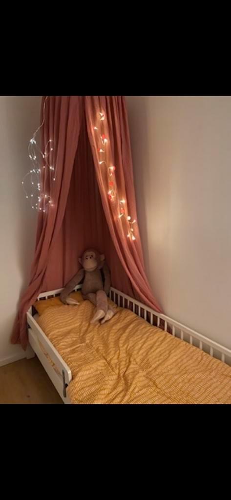 IKEA kinderbed (incl matras en alle textiel), Enfants & Bébés, Chambre d'enfant | Lits, Utilisé, 160 à 180 cm, 70 à 85 cm, Sommier à lattes