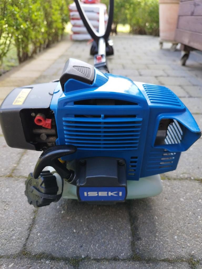 Débroussailleuse de la marque Iseki,moteur KAWASAKI, Jardin & Terrasse, Débroussailleuses