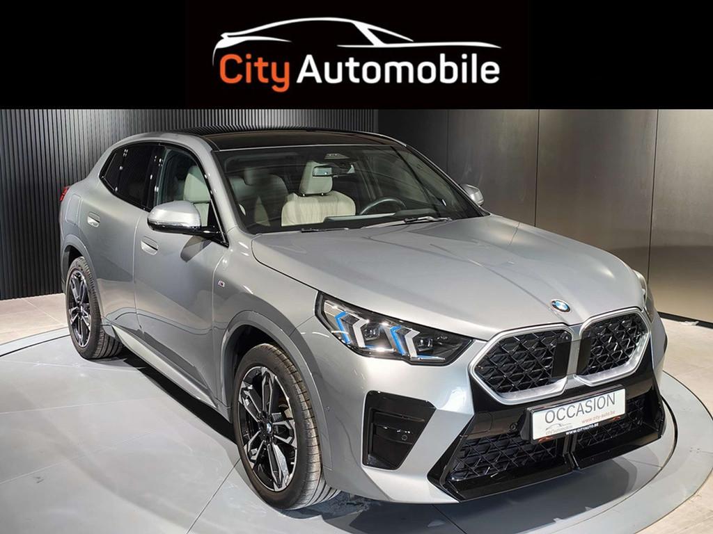 BMW X2 SDRIVE20i PACK M CARPLAY GPS CAMERA 360 TOIT PANO, Automaat, X2, Gebruikt, Beige