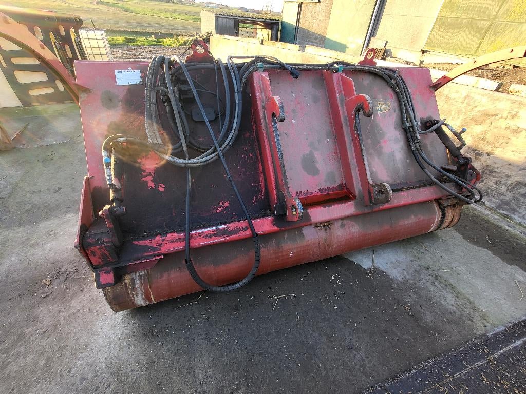 Hydrolische orbitmotor OMSS315 1 jaar oud + oude voederbak, Zakelijke goederen, Landbouw | Veevoer, Ophalen