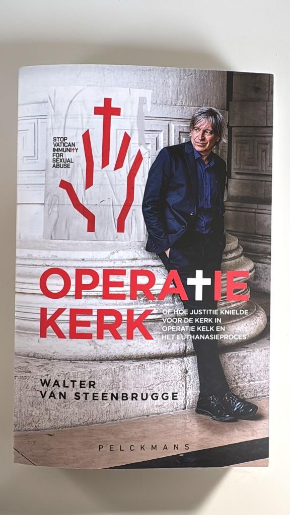 Boek - Operatie Kerk, Boeken, Politiek en Maatschappij, Zo goed als nieuw, Overige onderwerpen, Ophalen of Verzenden