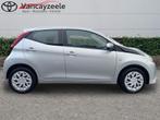 Toyota Aygo x-play II+cam+androidauto+carplay, Autos, Achat, Euro 6, USB, Autres couleurs