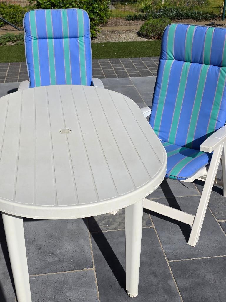 Tuinset, tafel en twee relaxstoelen met kussens, Tuin en Terras, Kunststof, Gebruikt, Tuinset, Ophalen