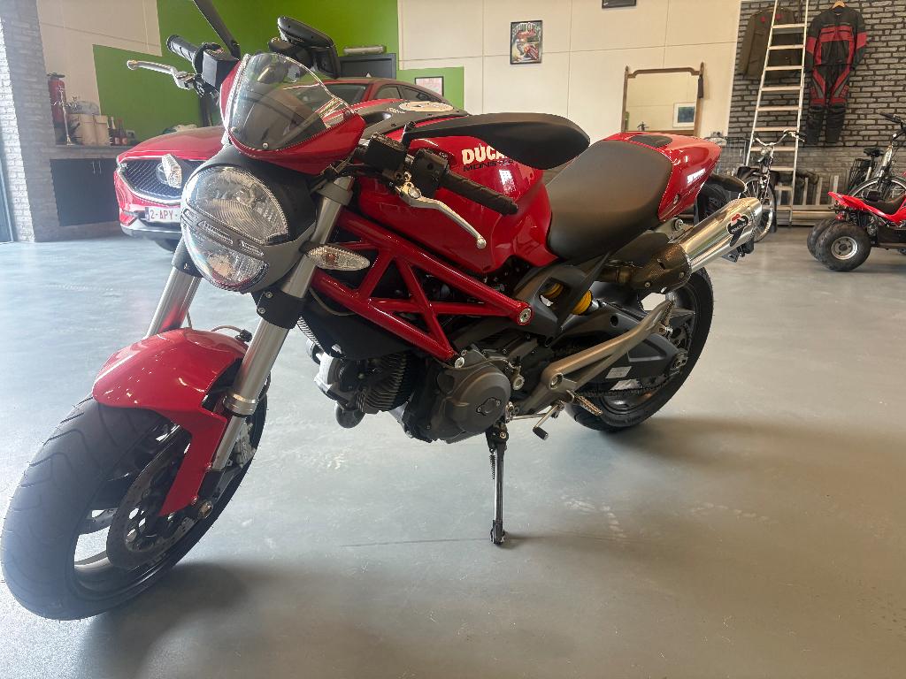 Ducati Monster 696 (2011) - 7.956km, Motos, Motos | Ducati, 696 cm³, Plus de 35 kW, Échappement sport, 2 cylindres