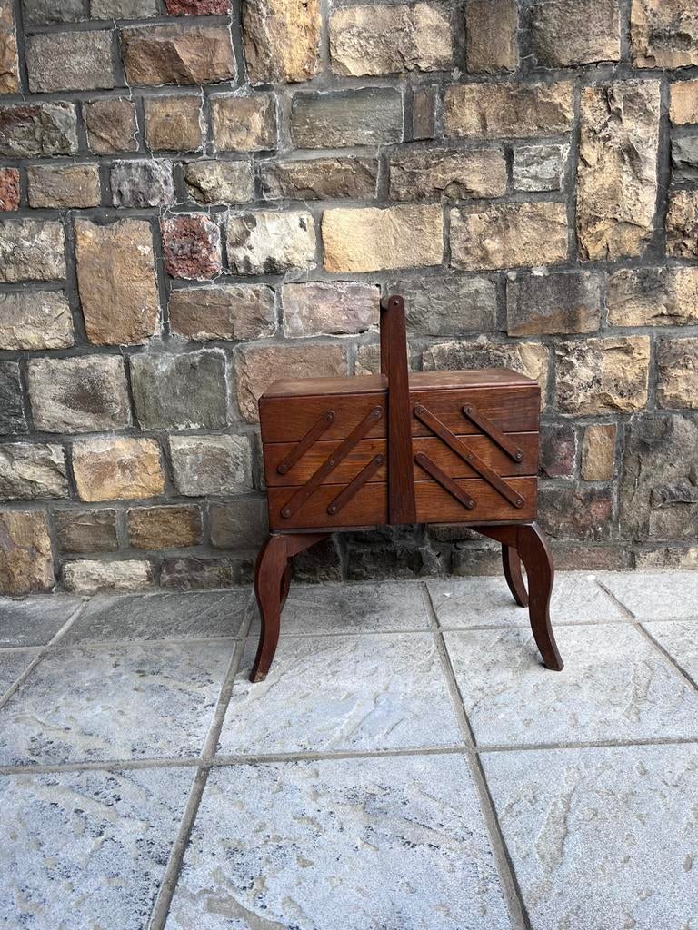 Travailleuse chêne, Hobby en Vrije tijd, Naaien en Fournituren, Ophalen, Zo goed als nieuw