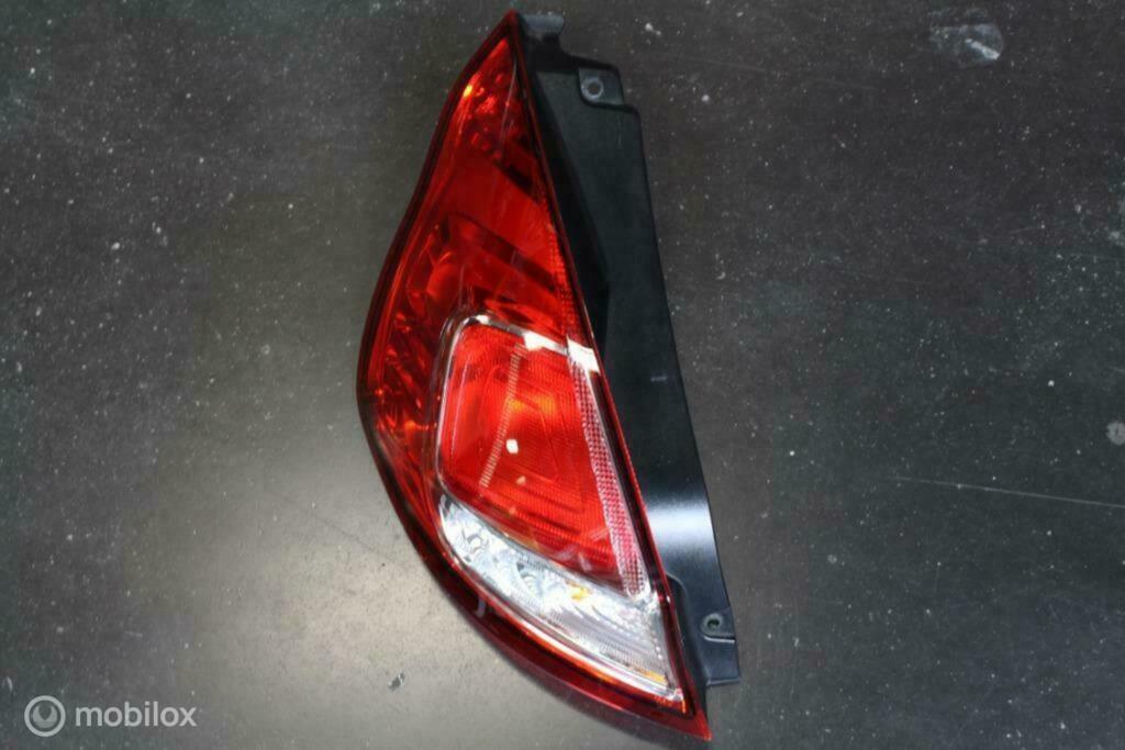 Feu arrièreen G ou D fiesta MK7 (2008-....)