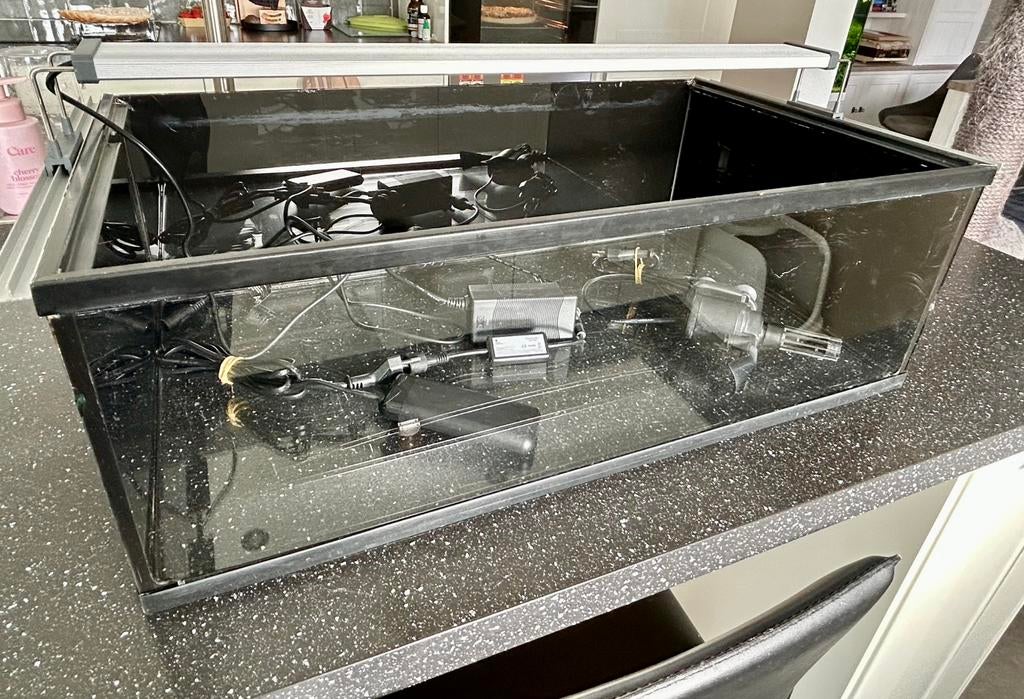 Kweekbak met bluetooth led Chihiros, Ophalen, Gebruikt, Leeg aquarium, Verwarming