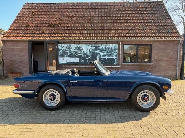 Triumph TR6, bleu royal, 1975, Autos, Triumph, Particulier, TR6, Toit ouvrant, Essence, Cabriolet, 2 portes, Boîte manuelle, Bleu