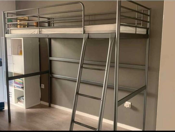 Lit mezzanine Svarta ikea metallique gris, Maison & Meubles, Chambre à coucher | Lits superposés & Lits mezzanines, Lit mezzanine
