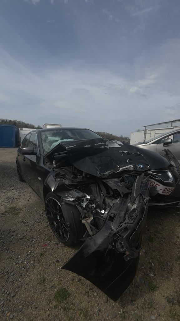 BMW 520D SERIE 5 DIESEL, Cuir, Adapté aux personnes handicapées, Carnet d'entretien, Automatique