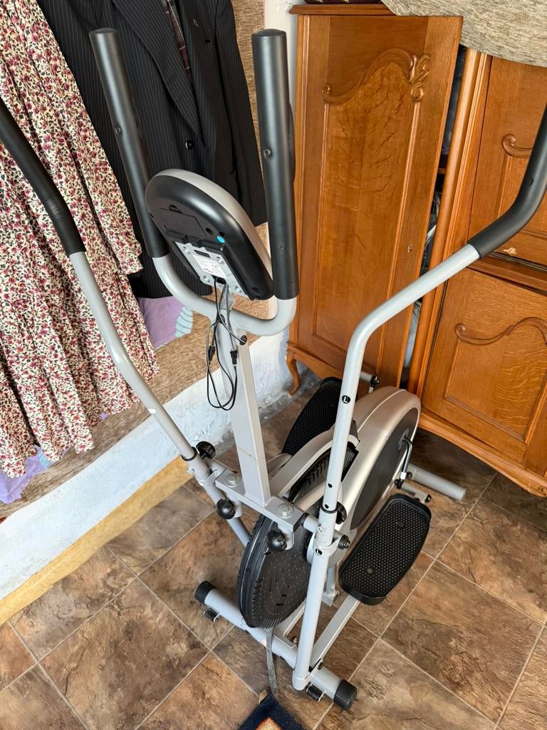 Cross apparaat, Sport en Fitness, Ophalen, Zo goed als nieuw