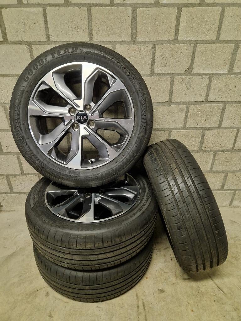 Kia stonic velgen met banden, Auto-onderdelen, Ophalen, Banden en Velgen, 17 inch, 205 mm