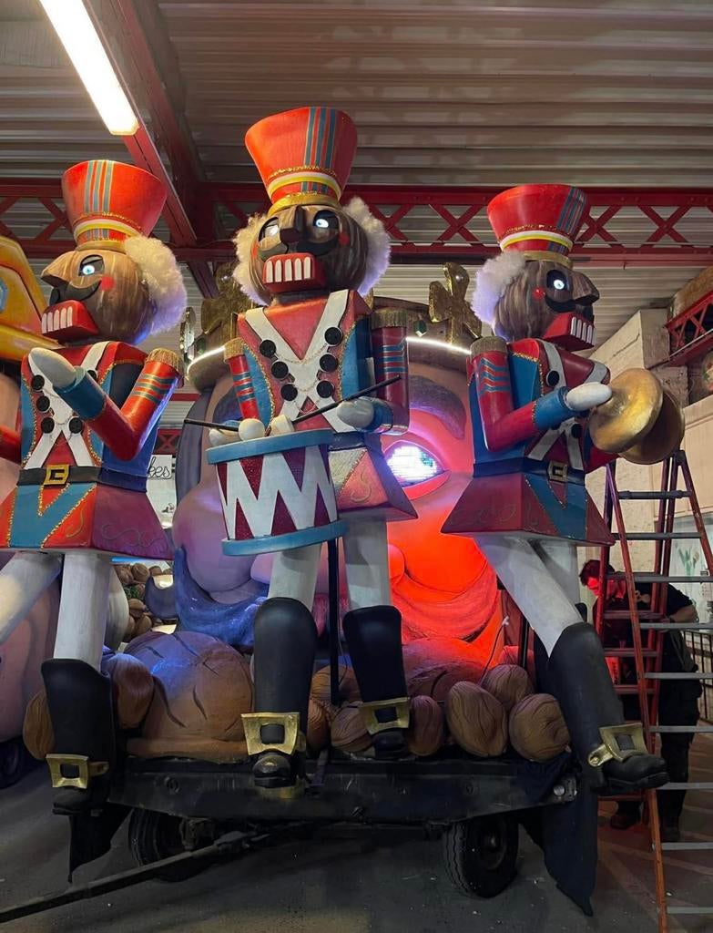 PRAALWAGEN THEMA NOTENKRAKERS, Ophalen, Zo goed als nieuw