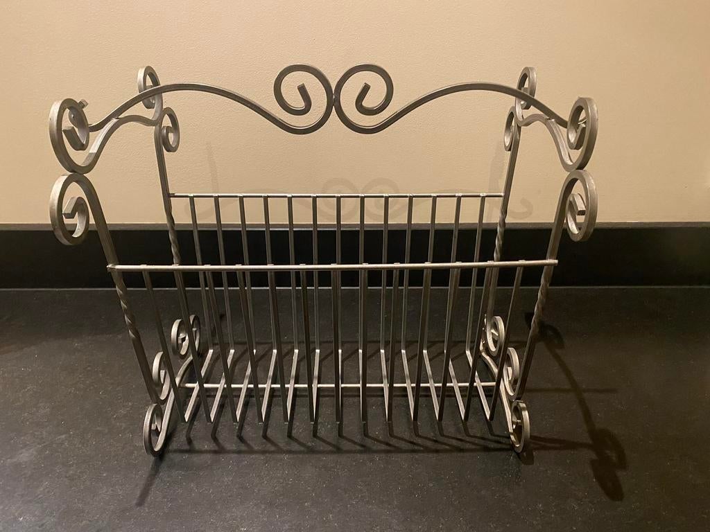 Nieuwe metalen lectuurbak krantenbak decoratie, Huis en Inrichting, Woonaccessoires | Krantenbakken en Lectuurbakken, Ophalen