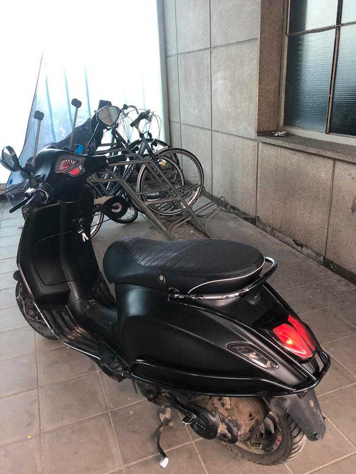 Vespa primavera 50cc carbrateur 2015 euro2, Fietsen en Brommers, Scooters | Vespa, Nieuw, Benzine, Ophalen