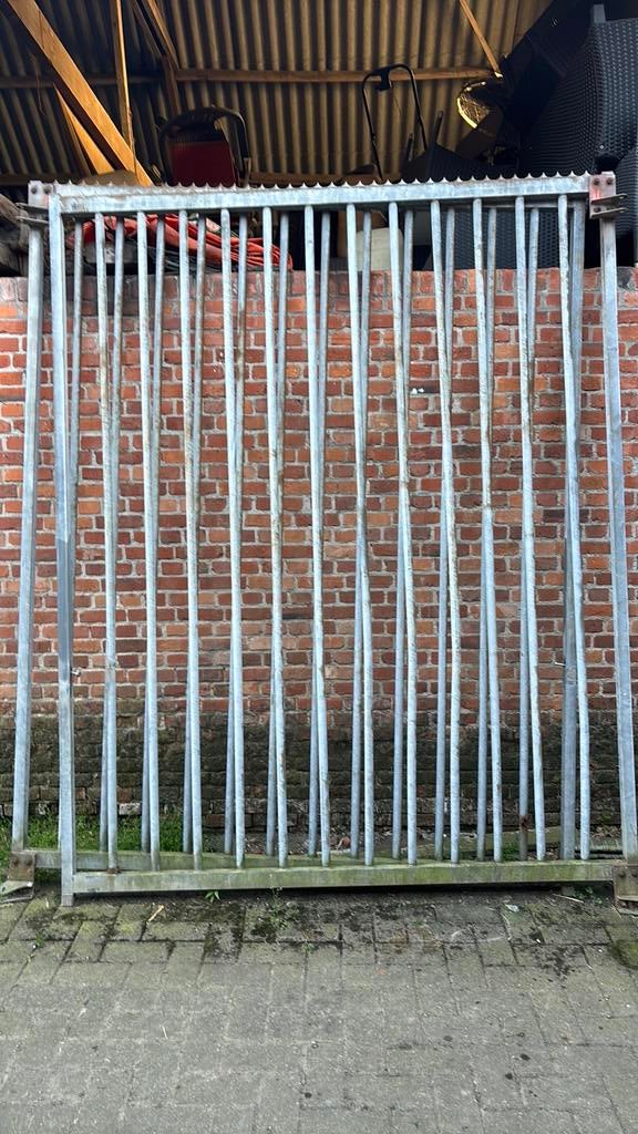 Gegalvaniseerd hekken poort, Ophalen, Met poort, Gebruikt, Dubbelstaafmat hekwerk