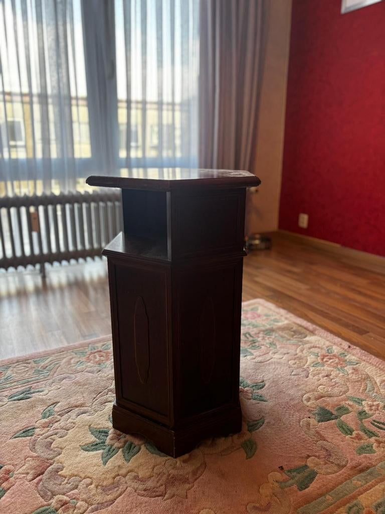 Houten bijzet tafel – klassiek model, Enlèvement