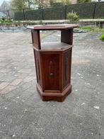 6 hoekig kastje, Ophalen