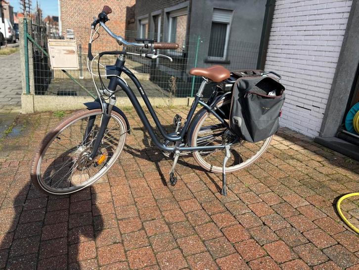 B-win elektrische fiets, Fietsen en Brommers, Elektrische fietsen, Zo goed als nieuw, Ophalen