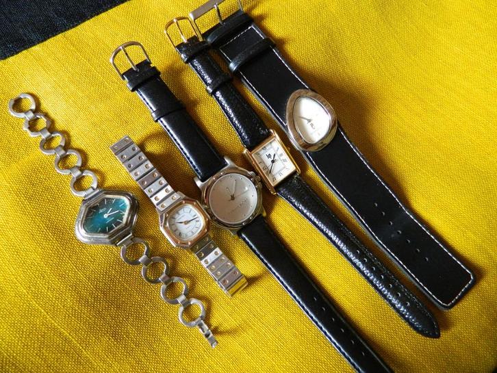 Lot de Montres diverses, Bijoux, Sacs & Beauté, Montres | Femmes, Utilisé, Montre-bracelet, Autres marques, Autres matériaux, Autres matériaux