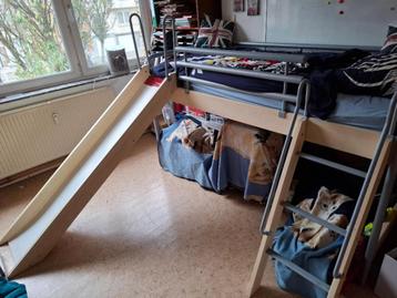 Lit hauteur avec toboggan beschikbaar voor biedingen