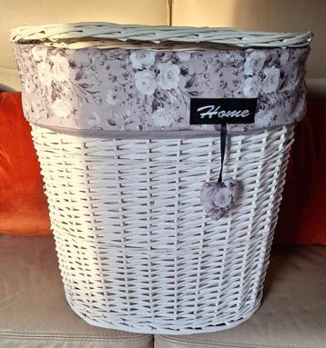 Linnen mand beschikbaar voor biedingen