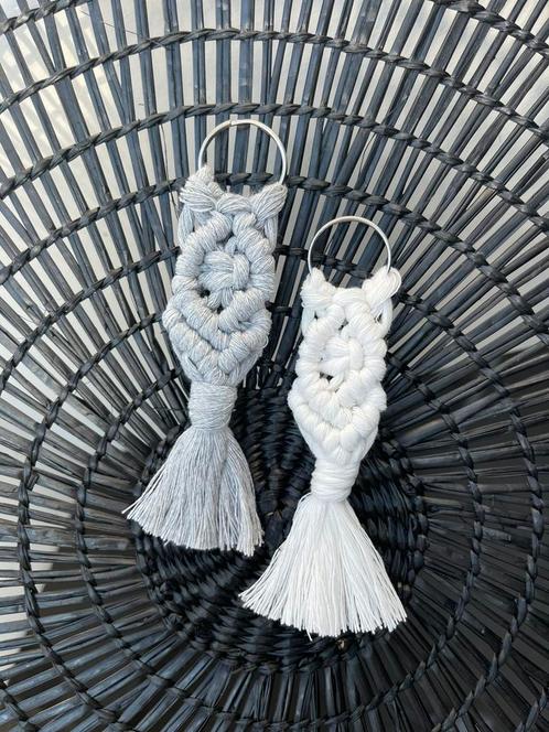 Sleutelhanger Macrame Dubbele prijs handgemaakt, Verzamelen, Sleutelhangers, Nieuw, Ophalen