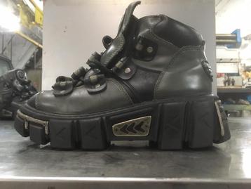 Short Rough Boots ( maat 41 ) beschikbaar voor biedingen