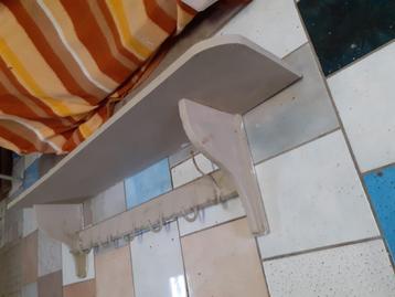 kapstok oud beschikbaar voor biedingen