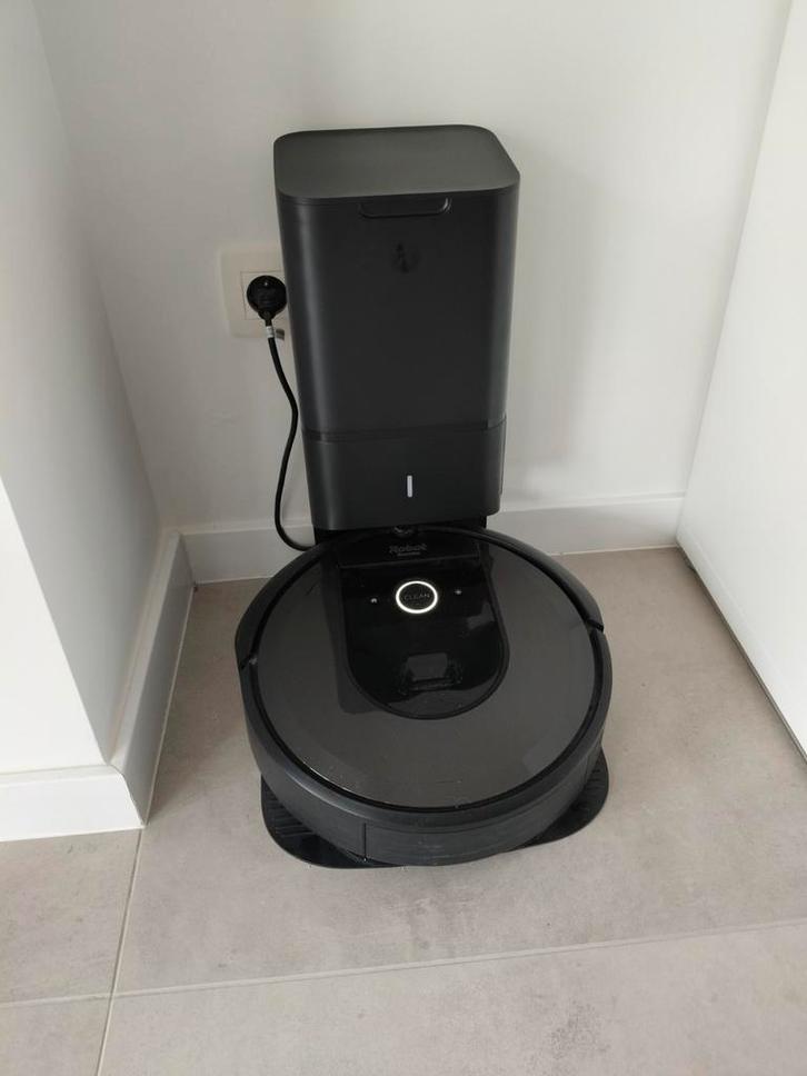 iRobot Roomba Robotstofzuiger & Dweil Combo i8+, Elektronische apparatuur, Stofzuigers, Zo goed als nieuw, Robotstofzuiger, Ophalen