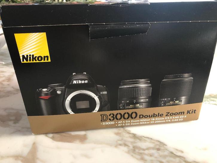 Nikon D3000 met 2 lenzen, Audio, Tv en Foto, Fotocamera's Digitaal, Zo goed als nieuw, Spiegelreflex, Nikon, Ophalen