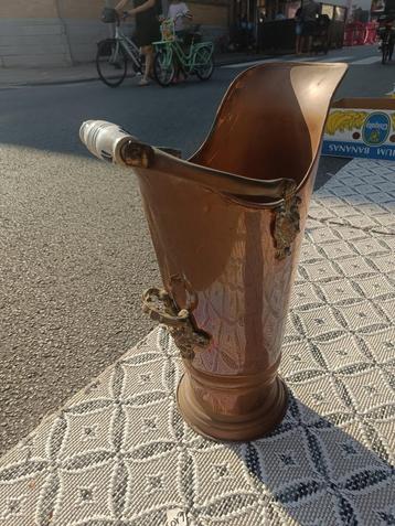 Koperen paraplubak beschikbaar voor biedingen