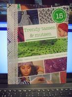 Trendy tassen en mutsen, Boeken, Ophalen of Verzenden, Zo goed als nieuw, Breien en Haken