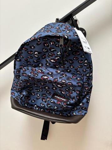 Nieuwe Eastpak rugzak met leren bodem beschikbaar voor biedingen