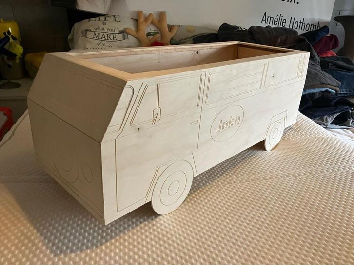 leuke houten bak in de vorm van een volkswagen busje, Huis en Inrichting, Woonaccessoires | Kisten, Zo goed als nieuw, Minder dan 50 cm