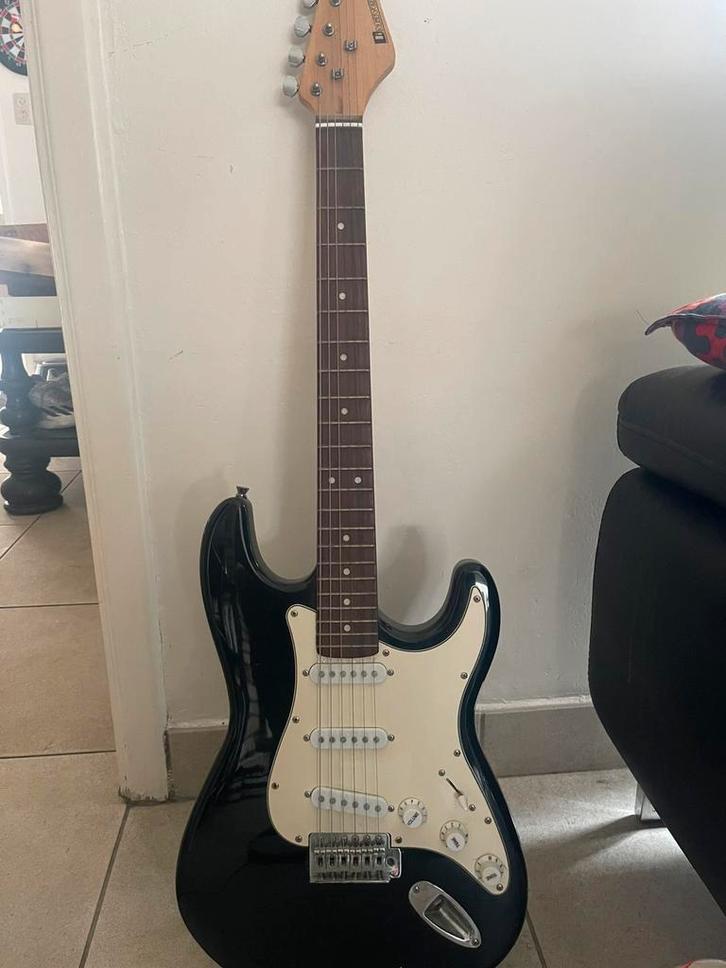 Rockson Stratocaster elektrische gitaar, Muziek en Instrumenten, Snaarinstrumenten | Gitaren | Elektrisch, Ophalen