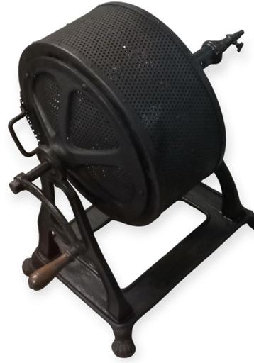 grote oude koffiebrander beschikbaar voor biedingen