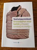 Textielwaren kast, grondstoffen voor textiel, Ophalen of Verzenden, Zo goed als nieuw, Overige onderwerpen, Diverse auteurs