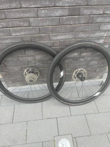 NOVATEC Wielset Thirty zwart beschikbaar voor biedingen