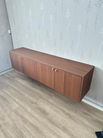 2 op maat gemaakte hangkasten in prima staat (retrolook) beschikbaar voor biedingen