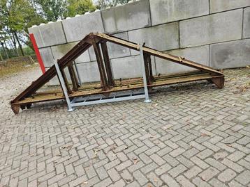 5 Antieke Geklonken spanten Lang 5.15 meter Hoog 1.30 meter, Enlèvement, Comme neuf, Fer