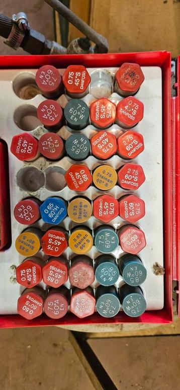Nieuwe verstuivers mazoutketels 10 eur p stuk of goed bod vo beschikbaar voor biedingen